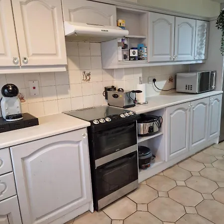 Females Only - Private Bedrooms In Dublin * ルーカン