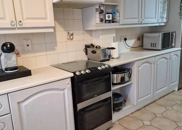 Females Only - Private Bedrooms In Dublin * ルーカン